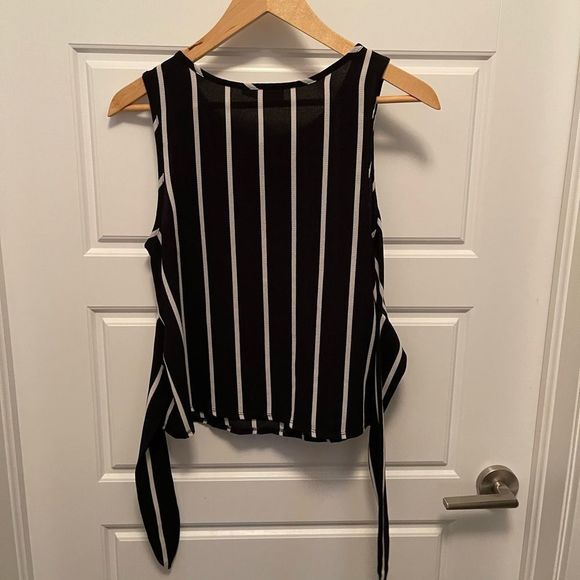 Poison Ivy Blouse - Picture 2 of 3